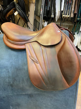 Load image into Gallery viewer, Used 17” Butet Premium Saddle #23951
