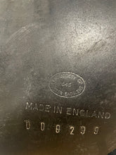 Load image into Gallery viewer, Used 17” Custom Saddlery Dressage Saddle #21471
