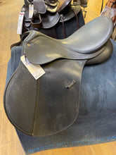 Load image into Gallery viewer, Used 17.5” Wintec All Purpose Saddle #21679
