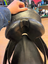 Load image into Gallery viewer, Used 17.5” Kieffer Wein Dressage Saddle #26162
