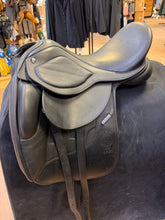 Load image into Gallery viewer, Used 17.5” Lovatt &amp; Ricketts Rubicon monoflap saddle
