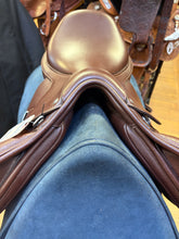 Load image into Gallery viewer, Used 17” Bates Elevation Plus Leather #28190
