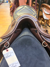 Load image into Gallery viewer, Used 18” Prestige Atena Endurance Saddle #28283
