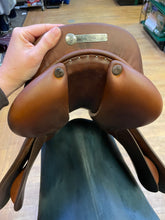 Load image into Gallery viewer, Used 17” Butet Premium Saddle #23951

