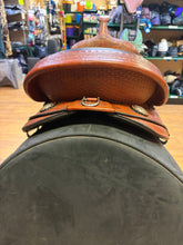 Load image into Gallery viewer, Used 16” Custom Made Foxtrot Western Saddle #29117
