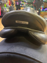 Load image into Gallery viewer, Used 17.5” Dover Circuit Dressage Saddle #25425
