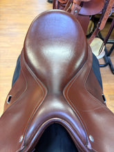 Load image into Gallery viewer, Used 18” Bates All Purpose Saddle #29175
