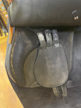 Load image into Gallery viewer, Used 17” Wintec 2000 All Purpose Saddle #22655
