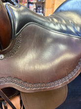 Load image into Gallery viewer, Used 17” High Horse Daisetta Western Saddle
