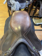 Load image into Gallery viewer, Used 16.5” HDR Calf Skin Close Contact #25372
