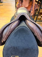 Load image into Gallery viewer, Used 17” County Sensation Close Contact #28052
