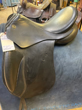 Load image into Gallery viewer, Used 17” Kieffer Kiel Model 3000 dressage saddle #20668
