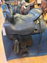 Load image into Gallery viewer, Used 16.5” Tucker cheyenne saddle #28197
