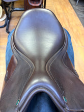 Load image into Gallery viewer, Used 16.5” Arena Close Contact #27499
