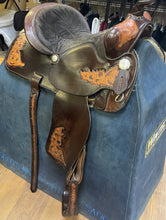 Load image into Gallery viewer, Used 15” Western Saddle #20497
