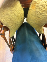 Load image into Gallery viewer, Used 16” Crest Ridge Wade Western Saddle Set #27903
