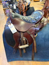 Load image into Gallery viewer, Used 15.5” Tucker Equitation Endurance Saddle #27894
