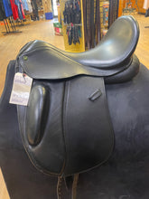 Load image into Gallery viewer, Used 18” Dorr Warendorf Dressage Saddle #1684
