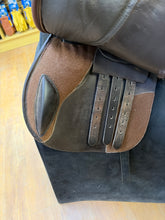 Load image into Gallery viewer, Used 16.5” Royal Highness Close Contact #26385
