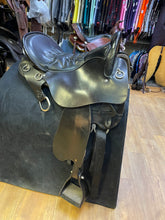 Load image into Gallery viewer, Used 16.5” Tucker Vista Endurance Saddle #25389
