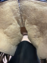 Load image into Gallery viewer, Used 13” Circle M Western Saddle #22053
