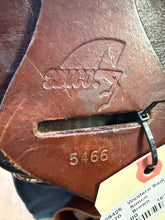 Load image into Gallery viewer, Used 15” Simco Western Saddle #29425
