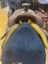 Load image into Gallery viewer, Used 16” Crates Classic Reiner

