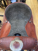 Load image into Gallery viewer, Used 16” Corriente Barrel Saddle #19456
