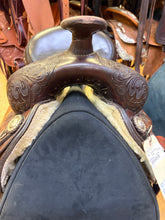 Load image into Gallery viewer, Used 15.5” Circle Y Trail Western Saddle #28831
