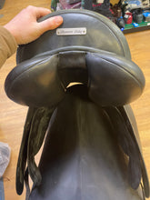 Load image into Gallery viewer, Used 17.5” Dover Circuit Dressage Saddle #25425
