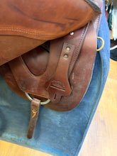 Load image into Gallery viewer, Used 15.5” Tucker Equitation Endurance Saddle #27894
