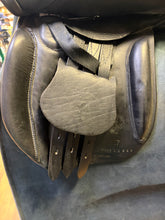 Load image into Gallery viewer, Used 17” Black Country All Purpose #28607

