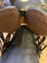 Load image into Gallery viewer, Used 15.5” Desoto Custom Saddlery Endurance Saddle #24888
