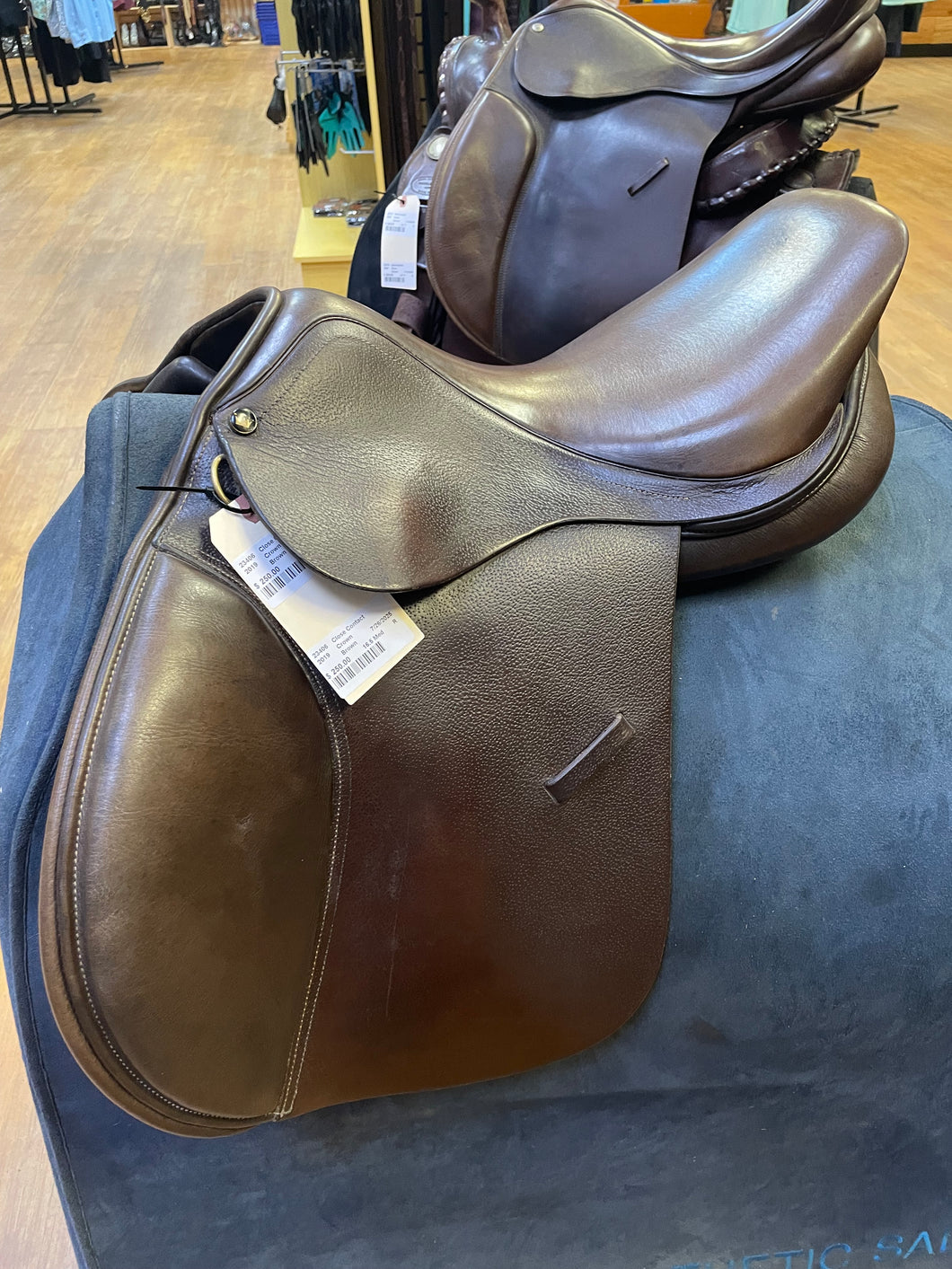 Used 16.5” Crown Close Contact Saddle #23406