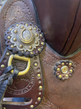 Load image into Gallery viewer, Used 16.5” Allegany Western Saddle #23991
