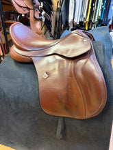 Load image into Gallery viewer, Used 18” Bates All Purpose Saddle #29175
