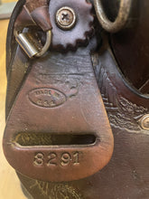 Load image into Gallery viewer, Used 17” Simco Western Saddle
