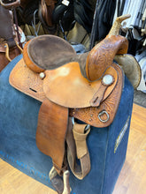 Load image into Gallery viewer, Used 15” Big Horn Barrel Saddle #28498
