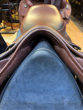 Load image into Gallery viewer, Used 17” Black Country Quantum close contact #24889
