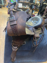 Load image into Gallery viewer, Used 17” Simco Western Saddle
