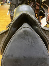 Load image into Gallery viewer, Used 17.5” Dover Circuit Dressage Saddle #25425
