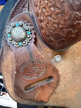 Load image into Gallery viewer, Used 15” Custom Made HR Barrel Saddle #27824
