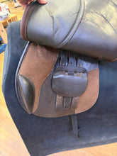 Load image into Gallery viewer, Used 16.5” RoyalHigness Merida Close Contact #28933
