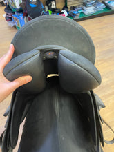 Load image into Gallery viewer, Used 17” Wintec 2000 All Purpose Saddle #22655
