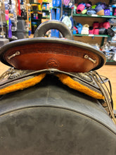 Load image into Gallery viewer, Used 16” Allegany Mountain Endurance Saddle
