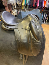 Load image into Gallery viewer, Used 17” Stellar Calypso Dressage Saddle #25284

