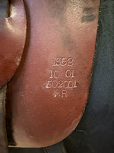 Load image into Gallery viewer, Used 16.5” Crosby Close Contact Saddle #28051

