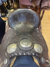 Load image into Gallery viewer, Used 15.5” Circle Y Dark Oil Show Saddle #23405
