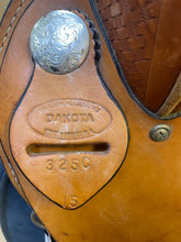 Load image into Gallery viewer, Used 15” Dakota Trophy Barrel Saddle #23498

