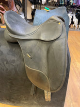 Load image into Gallery viewer, Used 17” Wintec Isabelle Dressage Saddle #23724
